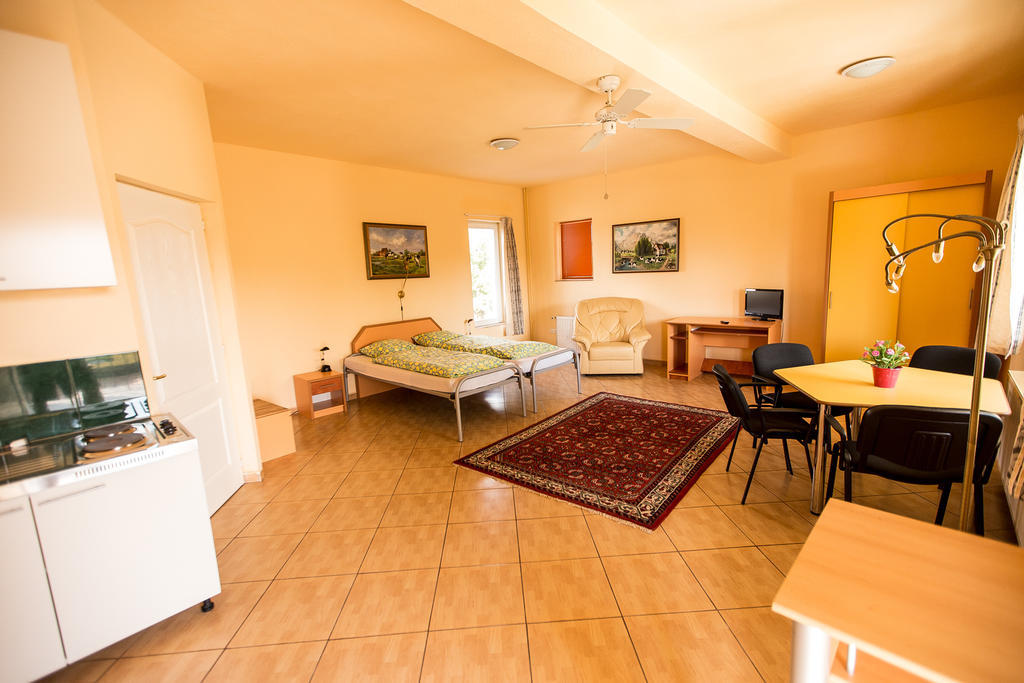 Pensiunea Poarta Oilor Gîrbova 部屋 写真