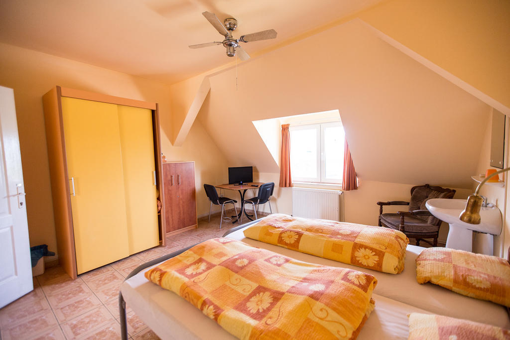 Pensiunea Poarta Oilor Gîrbova 部屋 写真